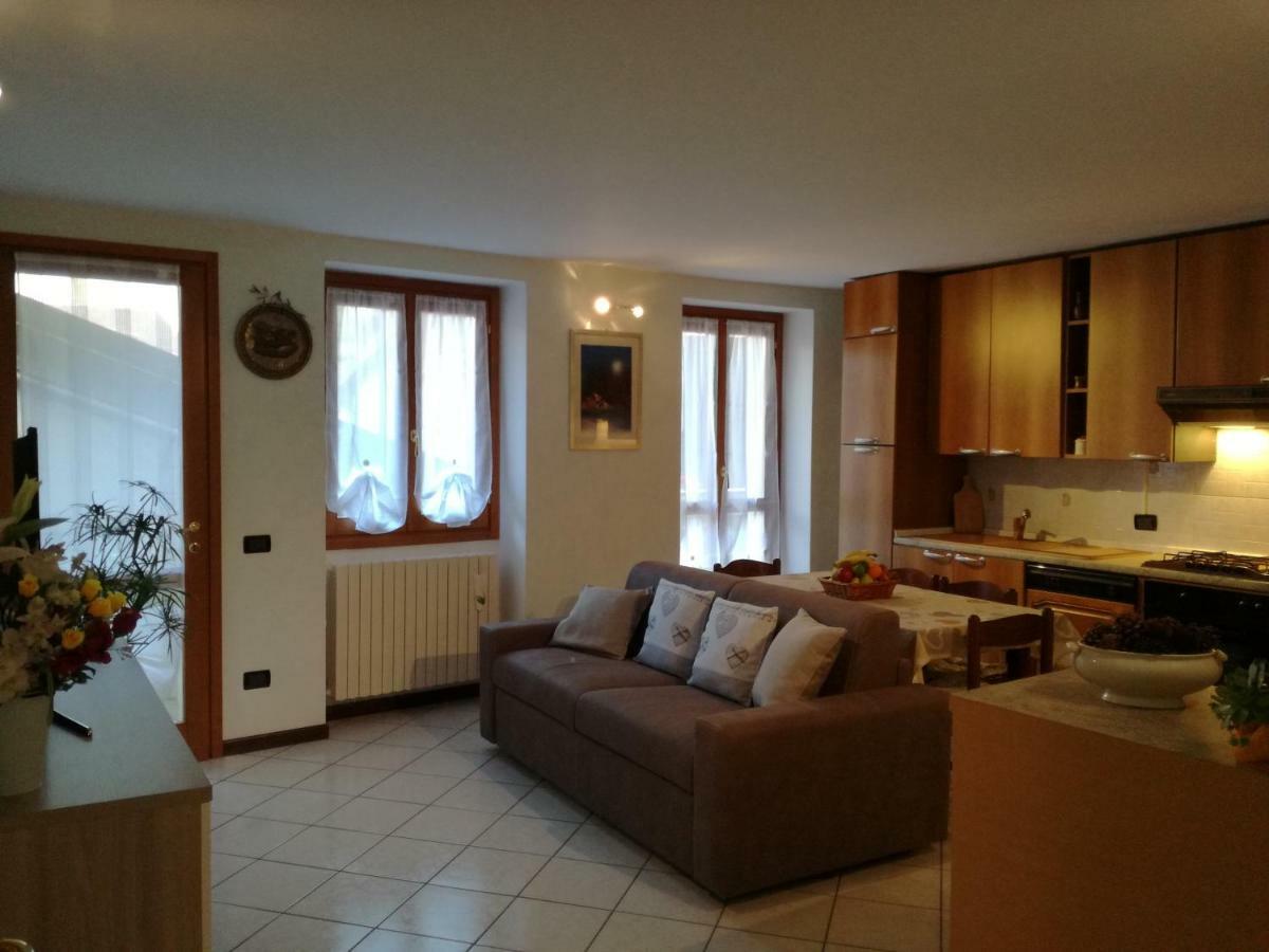 Appartamento Borgo Antico Oliveto Lario Exterior photo