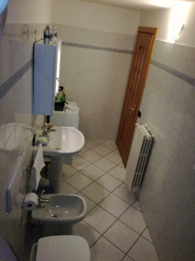 Appartamento Borgo Antico Oliveto Lario Exterior photo